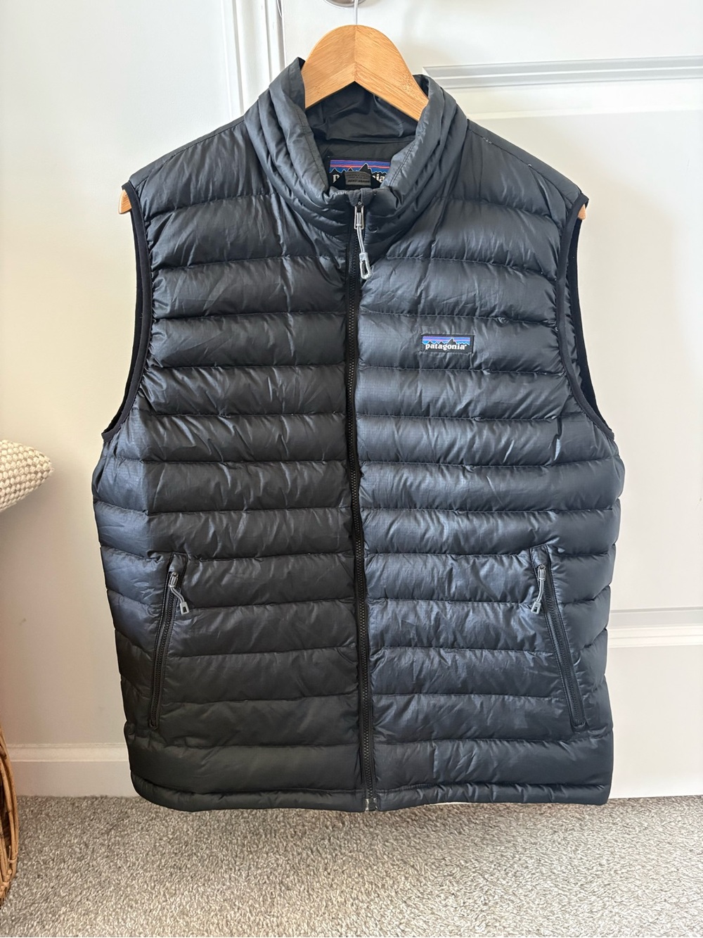 Patagonia Men’s Black Quilted Nano Down Vest Large